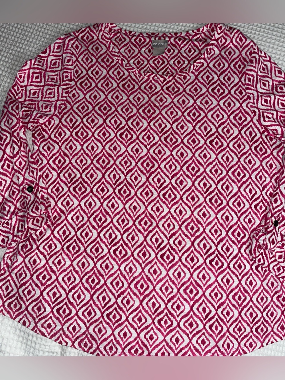 Chico's Pink and White Geometric 3/4 Length Roll Tab Sleeve Size-1 (M)